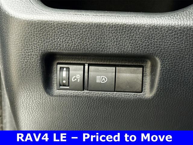 2020 Toyota RAV4 Vehicle Photo in EVERETT, WA 98203-5662