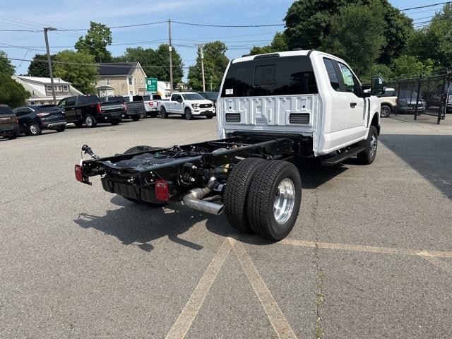 2024 Ford Super Duty F-350 DRW Vehicle Photo in Webster, MA 01570-1415