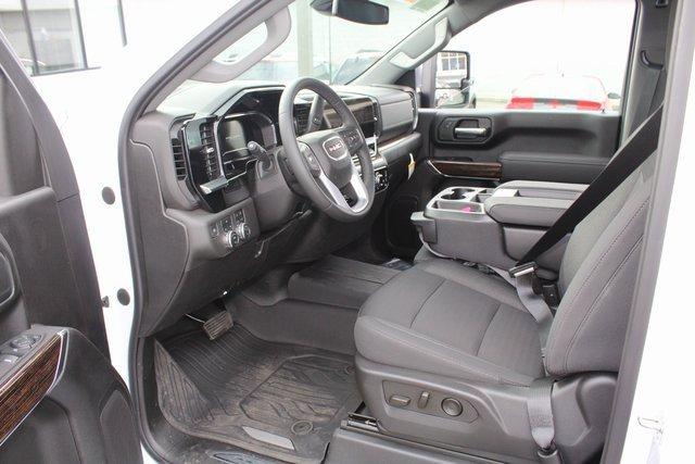 2024 GMC Sierra 3500 HD Chassis Cab Vehicle Photo in SAINT CLAIRSVILLE, OH 43950-8512