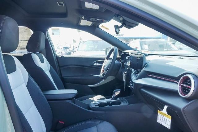 2024 Chevrolet Trax Vehicle Photo in VENTURA, CA 93003-8585