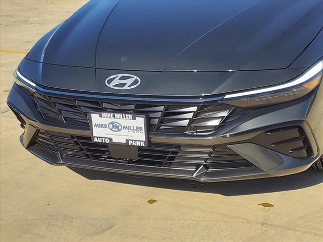 2025 Hyundai ELANTRA Vehicle Photo in Peoria, IL 61615