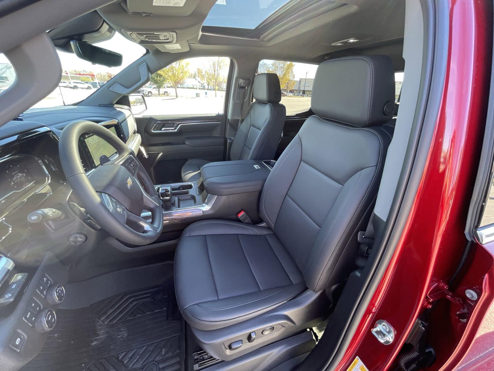 2025 Chevrolet Silverado 1500 Vehicle Photo in BENTONVILLE, AR 72712-4322