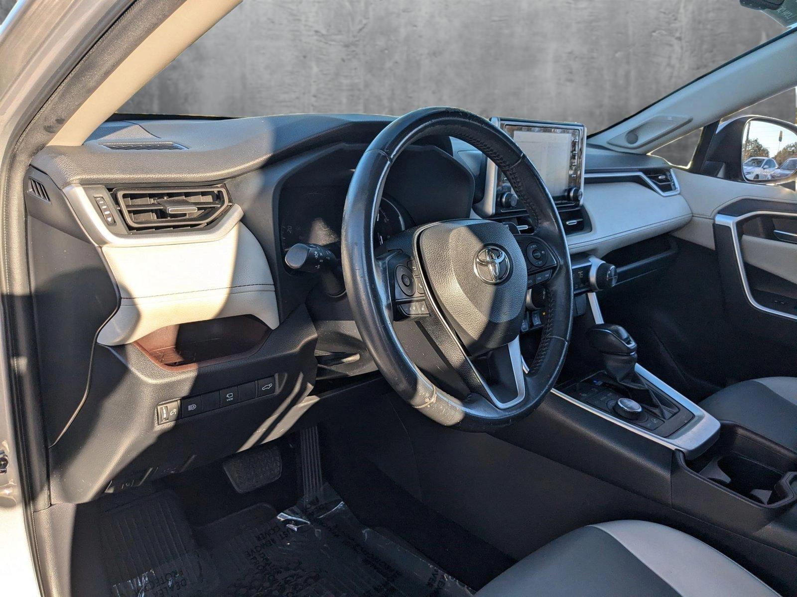 2019 Toyota RAV4 Vehicle Photo in Winter Park, FL 32792