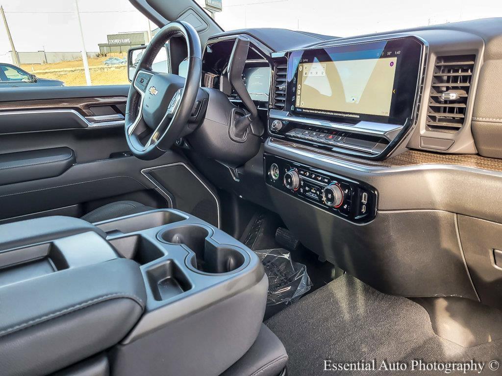 2022 Chevrolet Silverado 1500 Vehicle Photo in AURORA, IL 60503-9326