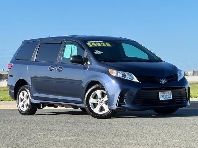 2020 Toyota Sienna Vehicle Photo in PITTSBURG, CA 94565-7121