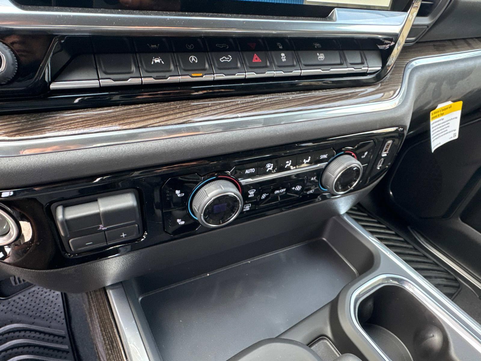 2025 Chevrolet Silverado 1500 Vehicle Photo in LOS ANGELES, CA 90007-3794