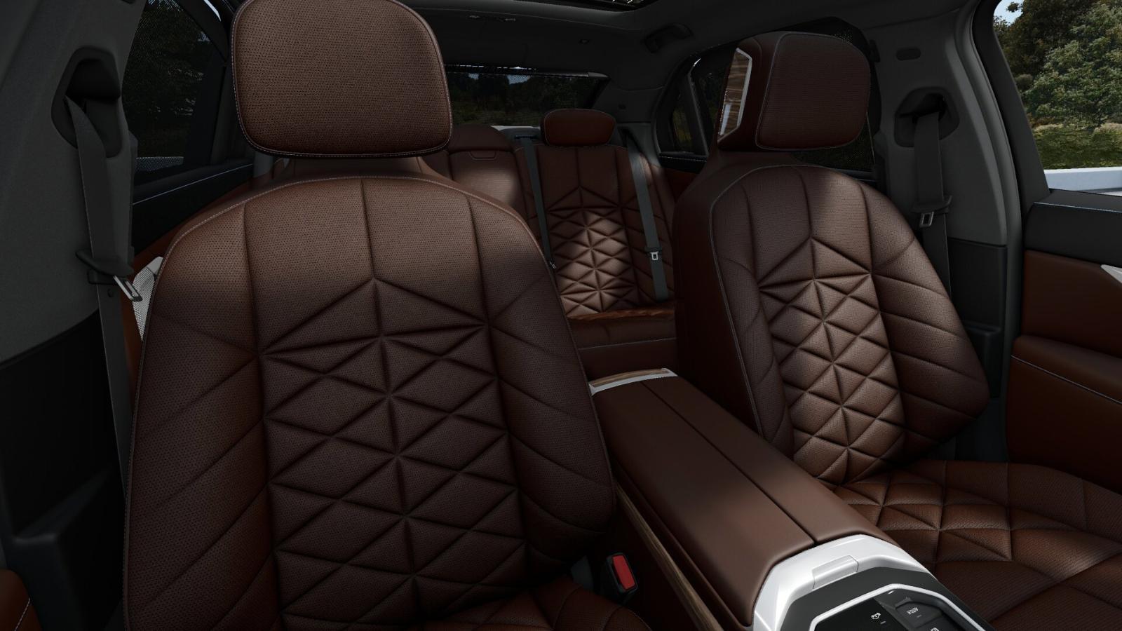 2025 BMW 740i xDrive Vehicle Photo in GRAPEVINE, TX 76051