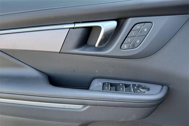 2025 Buick Enclave Vehicle Photo in ELK GROVE, CA 95757-8703