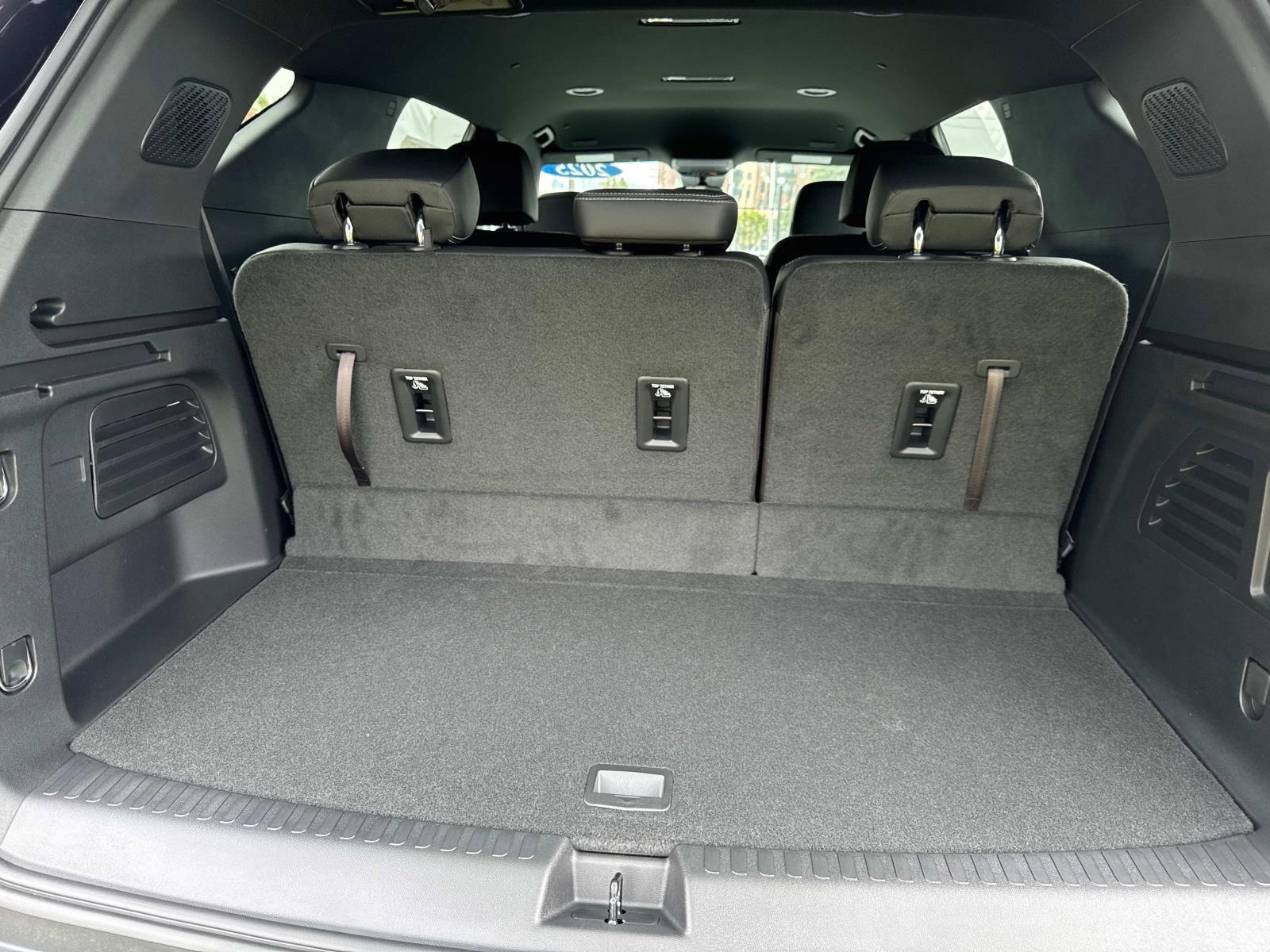 2025 Chevrolet Traverse Vehicle Photo in LOS ANGELES, CA 90007-3794