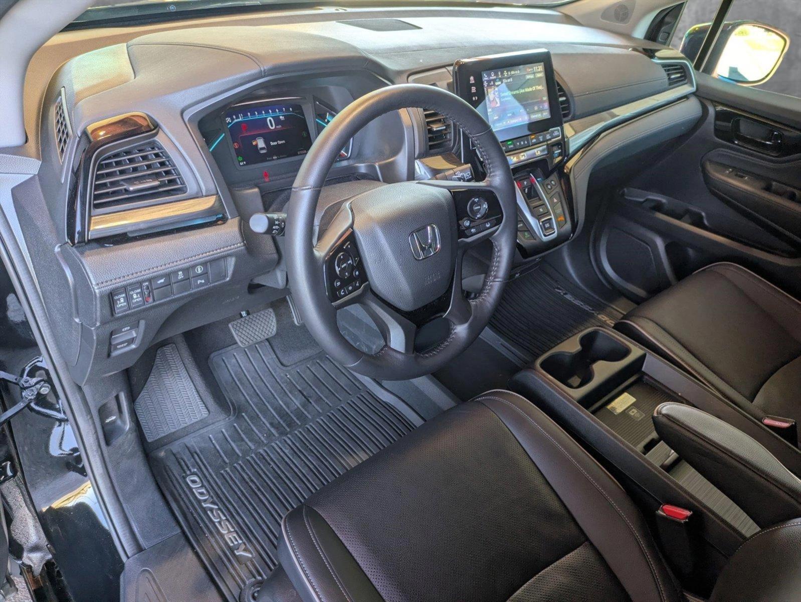 2024 Honda Odyssey Vehicle Photo in Valencia, CA 91355-1794