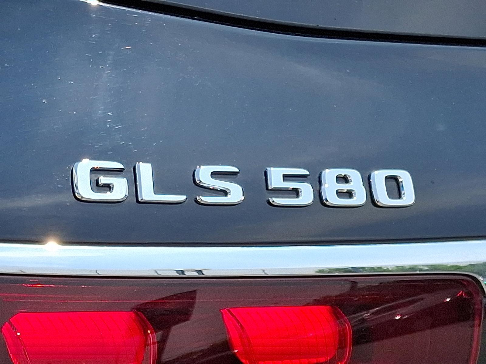 2024 Mercedes-Benz GLS Vehicle Photo in BETHLEHEM, PA 18017-9401