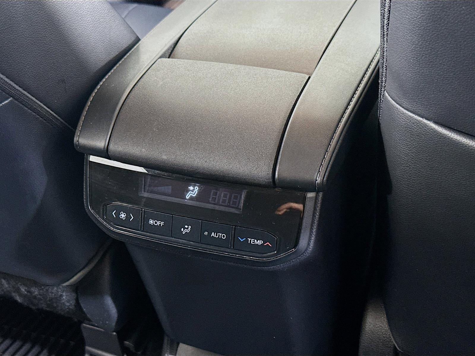 2022 Toyota Highlander Vehicle Photo in Langhorne, PA 19047