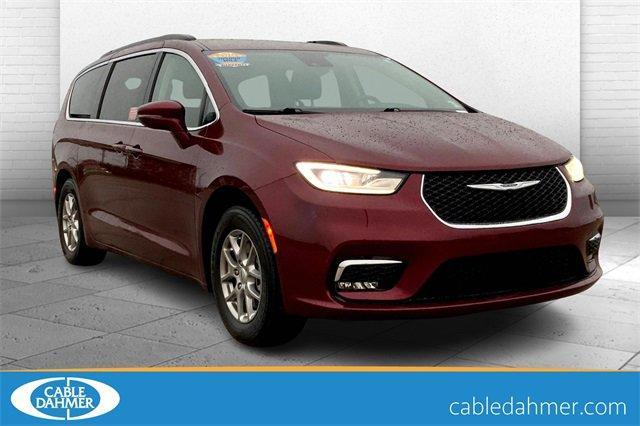 2021 Chrysler Pacifica Vehicle Photo in TOPEKA, KS 66609-0000