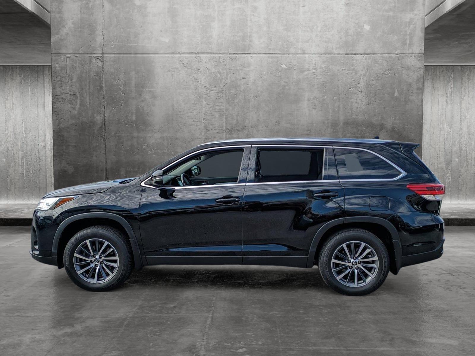 2019 Toyota Highlander Vehicle Photo in Bradenton, FL 34207