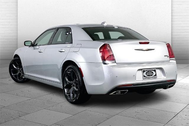 2023 Chrysler 300 Vehicle Photo in Lees Summit, MO 64086