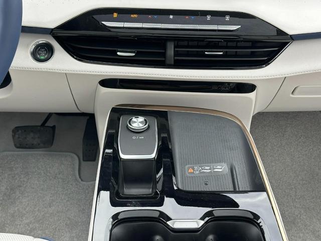2025 Buick Enclave Vehicle Photo in COLUMBIA, MO 65203-3903