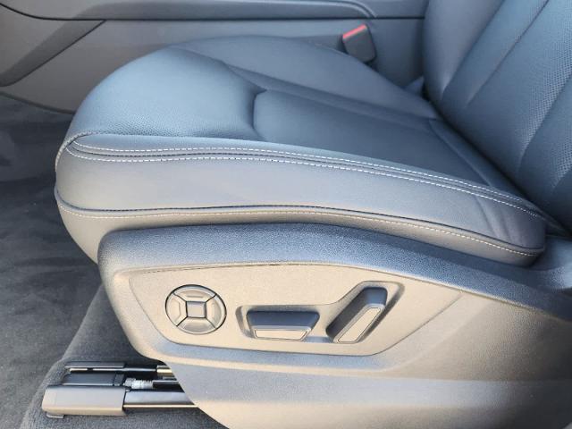 2025 Audi Q7 Vehicle Photo in HOUSTON, TX 77090