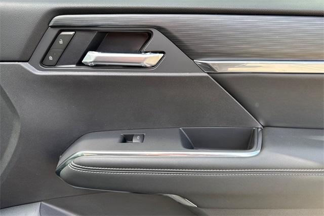 2025 GMC Acadia Vehicle Photo in ELK GROVE, CA 95757-8703