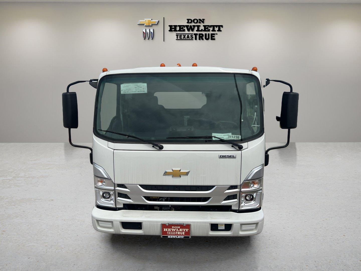 2024 Chevrolet Low Cab Forward 5500 XD Vehicle Photo in GEORGETOWN, TX 78626-7508