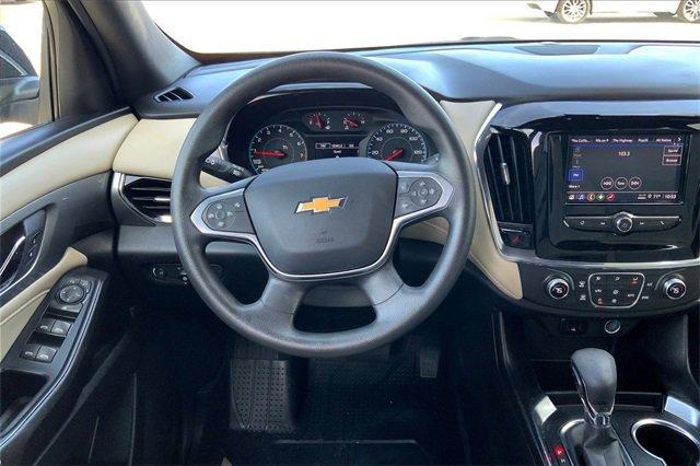2022 Chevrolet Traverse Vehicle Photo in TOPEKA, KS 66609-0000