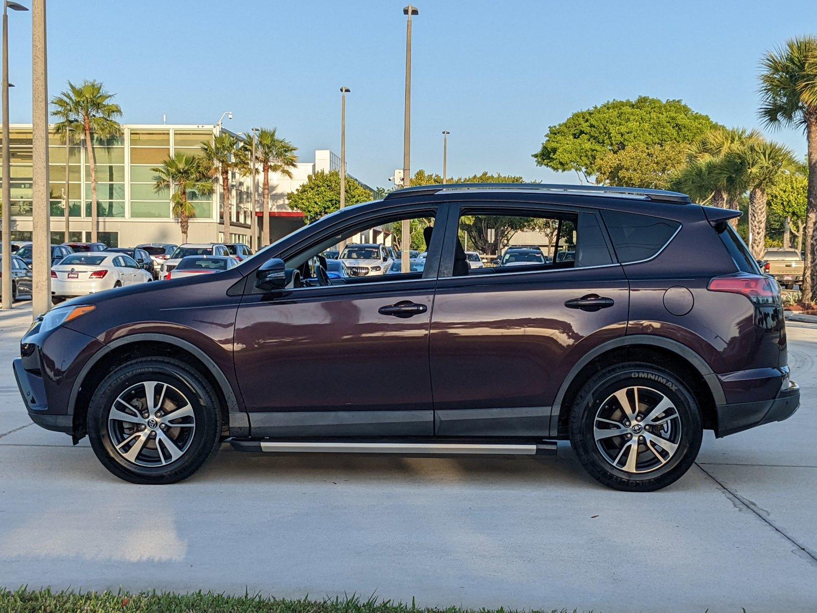 2017 Toyota RAV4 Vehicle Photo in Davie, FL 33331