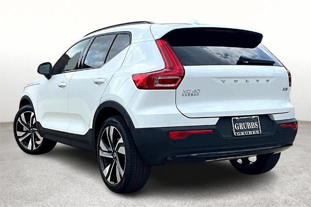 2025 Volvo XC40 Vehicle Photo in Houston, TX 77007