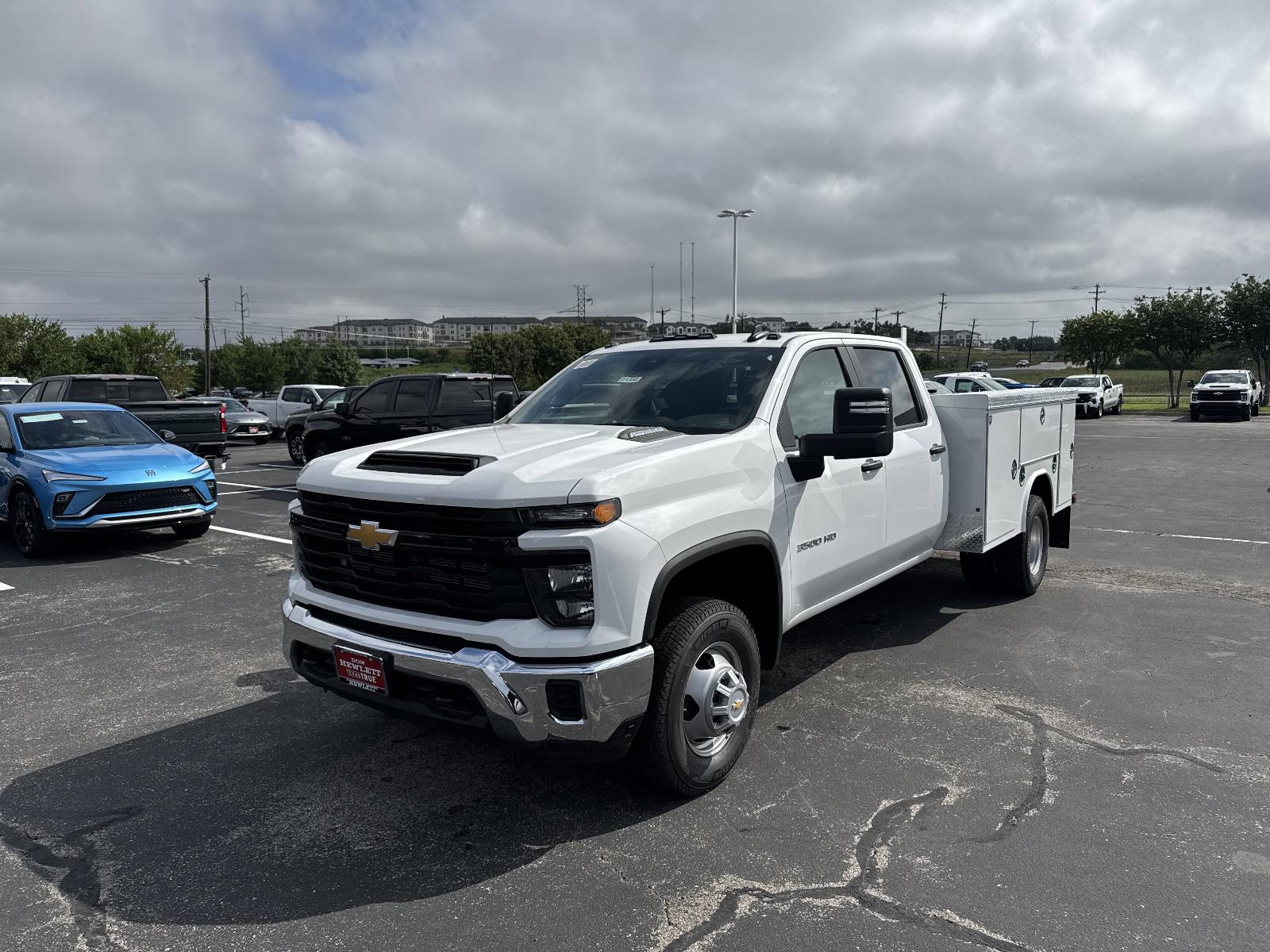 2025 Chevrolet Silverado 3500 HD Chassis Cab Vehicle Photo in GEORGETOWN, TX 78626-7508