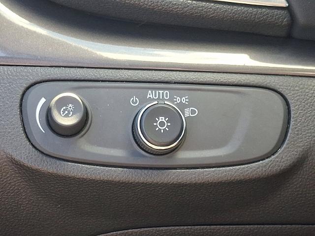2021 Buick Encore Vehicle Photo in TREVOSE, PA 19053-4984