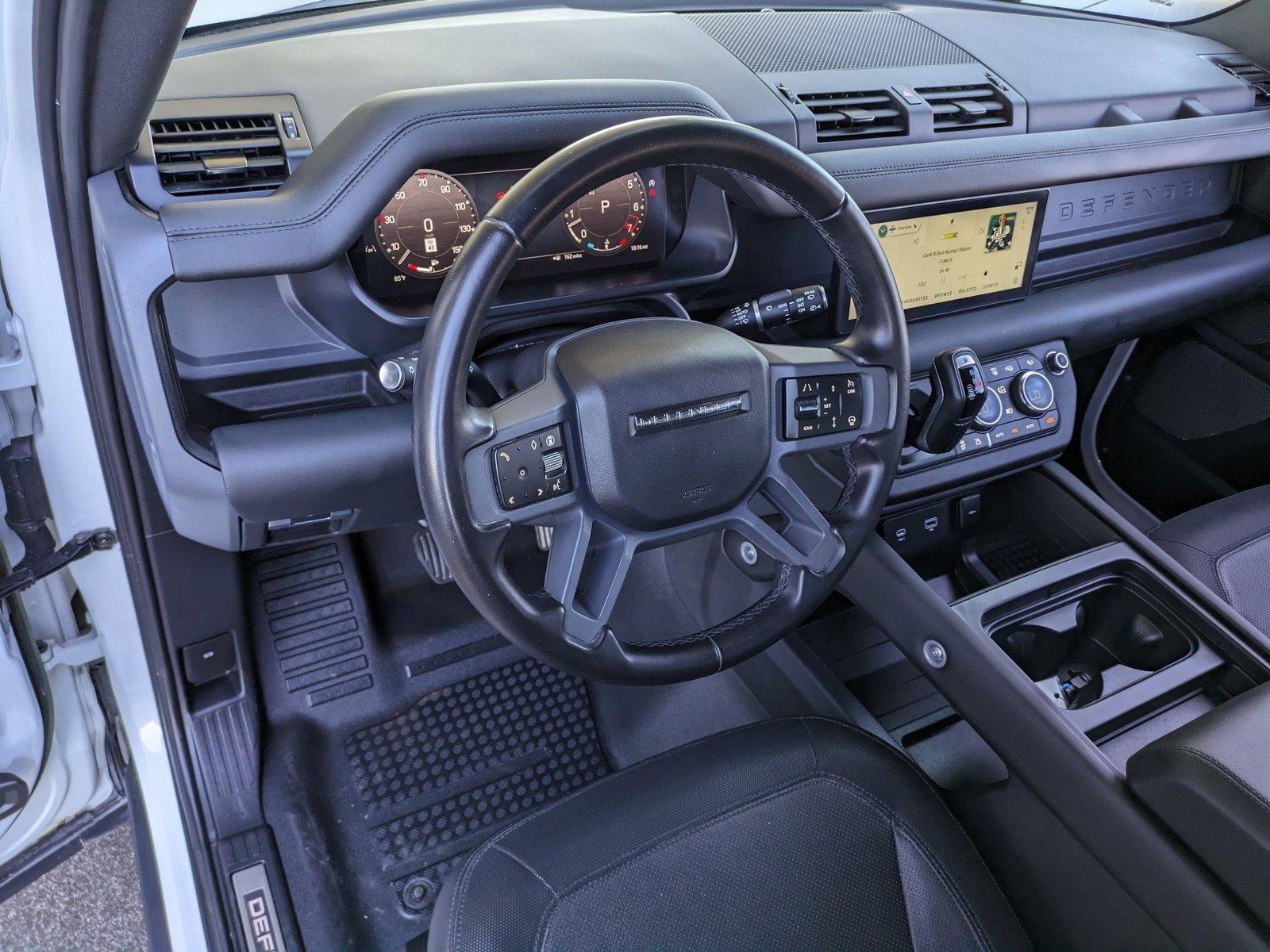 2024 Land Rover Defender Vehicle Photo in Tampa, FL 33614