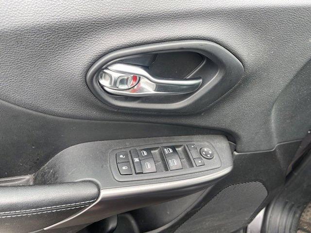 2019 Jeep Cherokee Vehicle Photo in Philadelphia, PA 19116