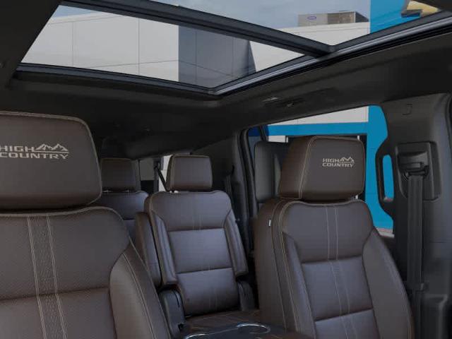 2025 Chevrolet Suburban Vehicle Photo in MOON TOWNSHIP, PA 15108-2571