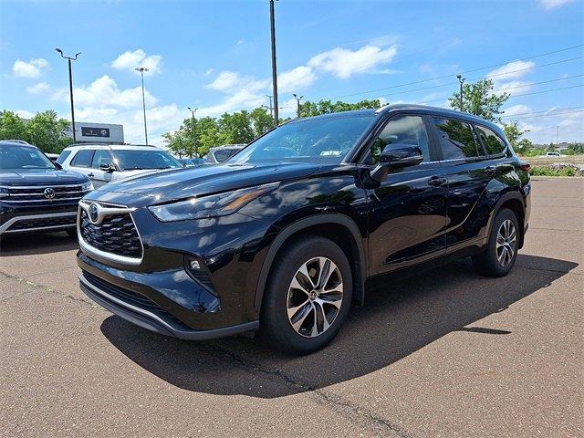 2023 Toyota Highlander Vehicle Photo in Willow Grove, PA 19090