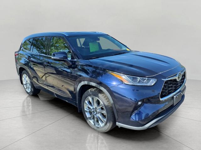 2022 Toyota Highlander Vehicle Photo in Oshkosh, WI 54904