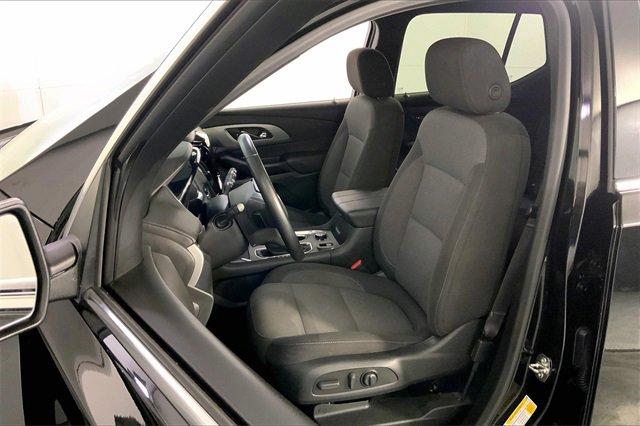 2023 Chevrolet Traverse Vehicle Photo in TOPEKA, KS 66609-0000