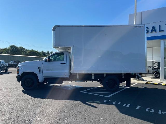 2022 Chevrolet Silverado 5500 HD Vehicle Photo in GARDNER, MA 01440-3110