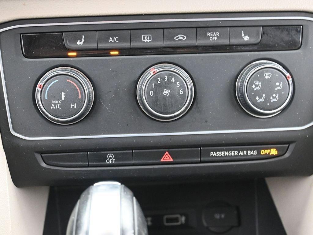 2018 Volkswagen Atlas Vehicle Photo in Marion, IA 52302
