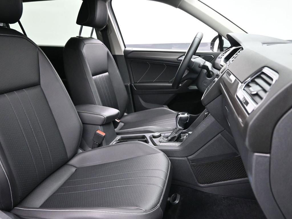 2022 Volkswagen Tiguan Vehicle Photo in Marion, IA 52302