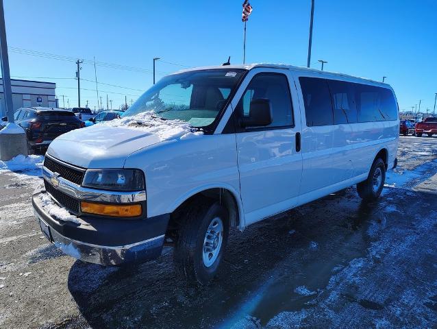 2015 Chevrolet Express Passenger 3500 Vehicle Photo in GREEN BAY, WI 54304-5303
