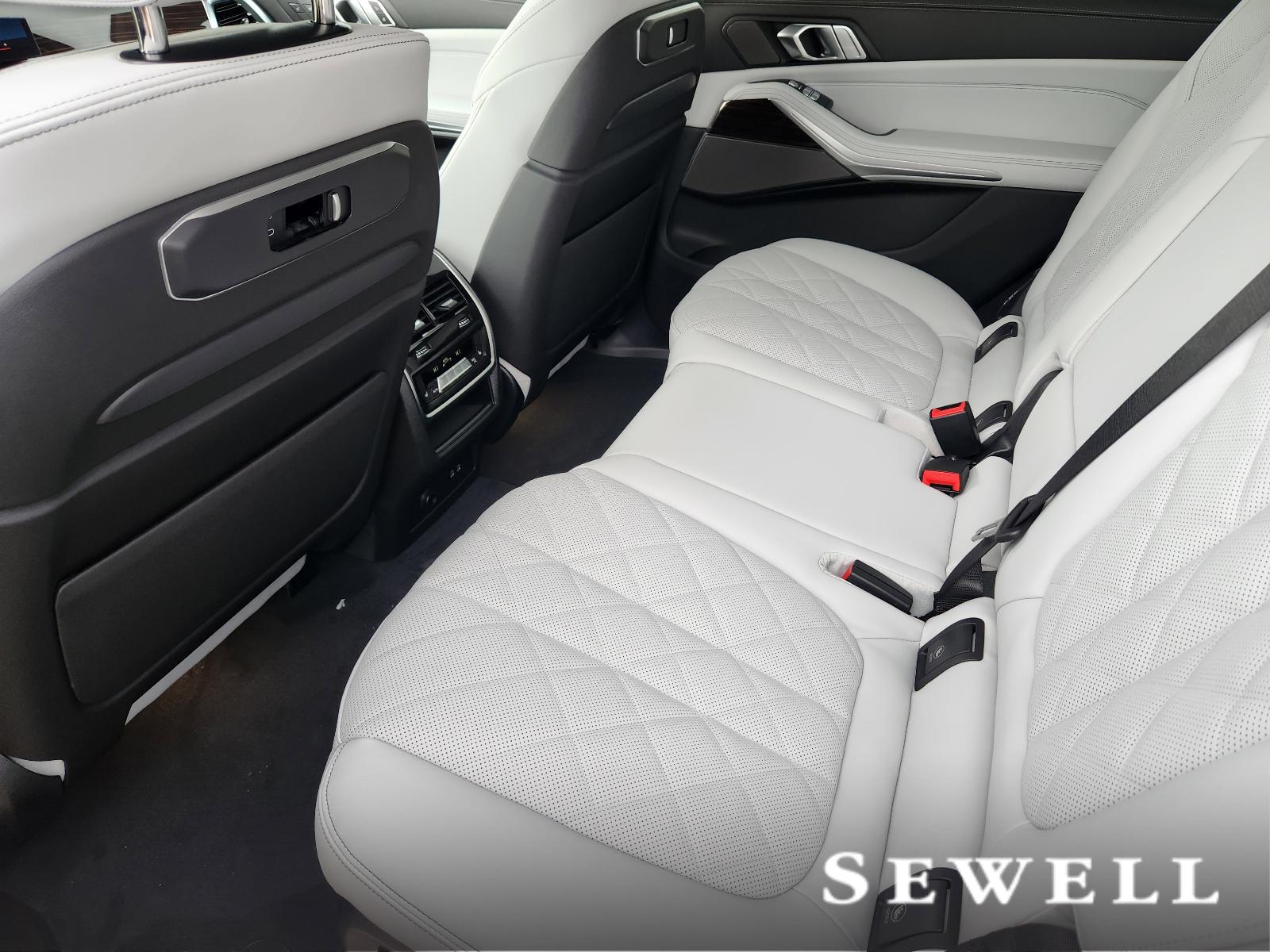 2025 BMW X7 xDrive40i Vehicle Photo in PLANO, TX 75024