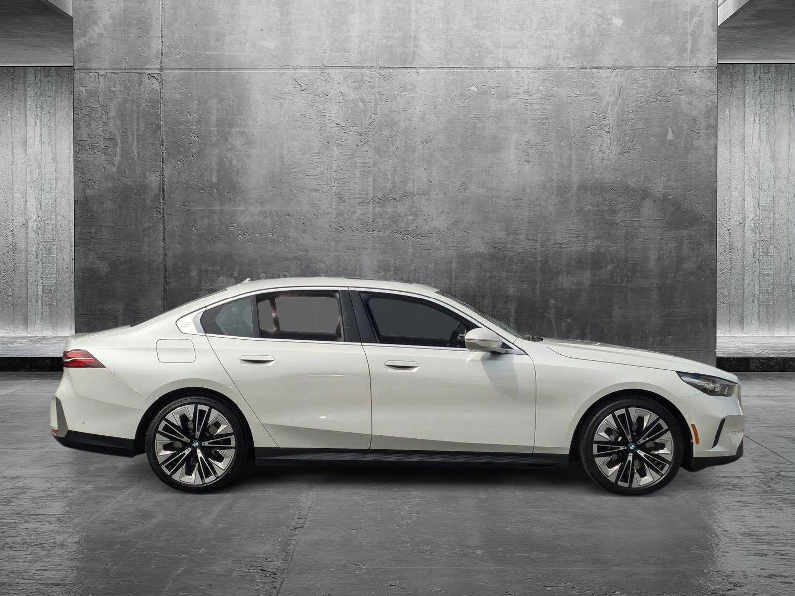 2024 BMW 530i xDrive Vehicle Photo in Towson, MD 21204