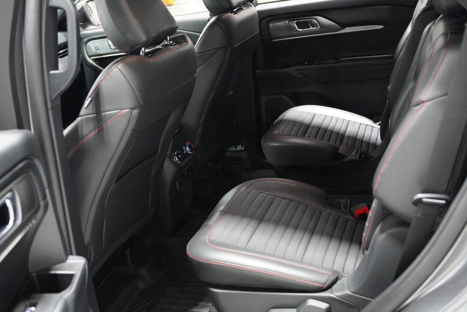 2025 Ford Explorer Vehicle Photo in GRAPEVINE, TX 76051