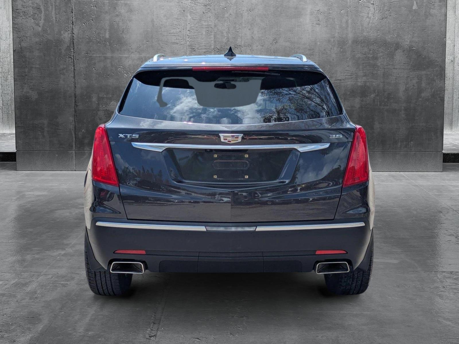 2017 Cadillac XT5 Vehicle Photo in GREENACRES, FL 33463-3207