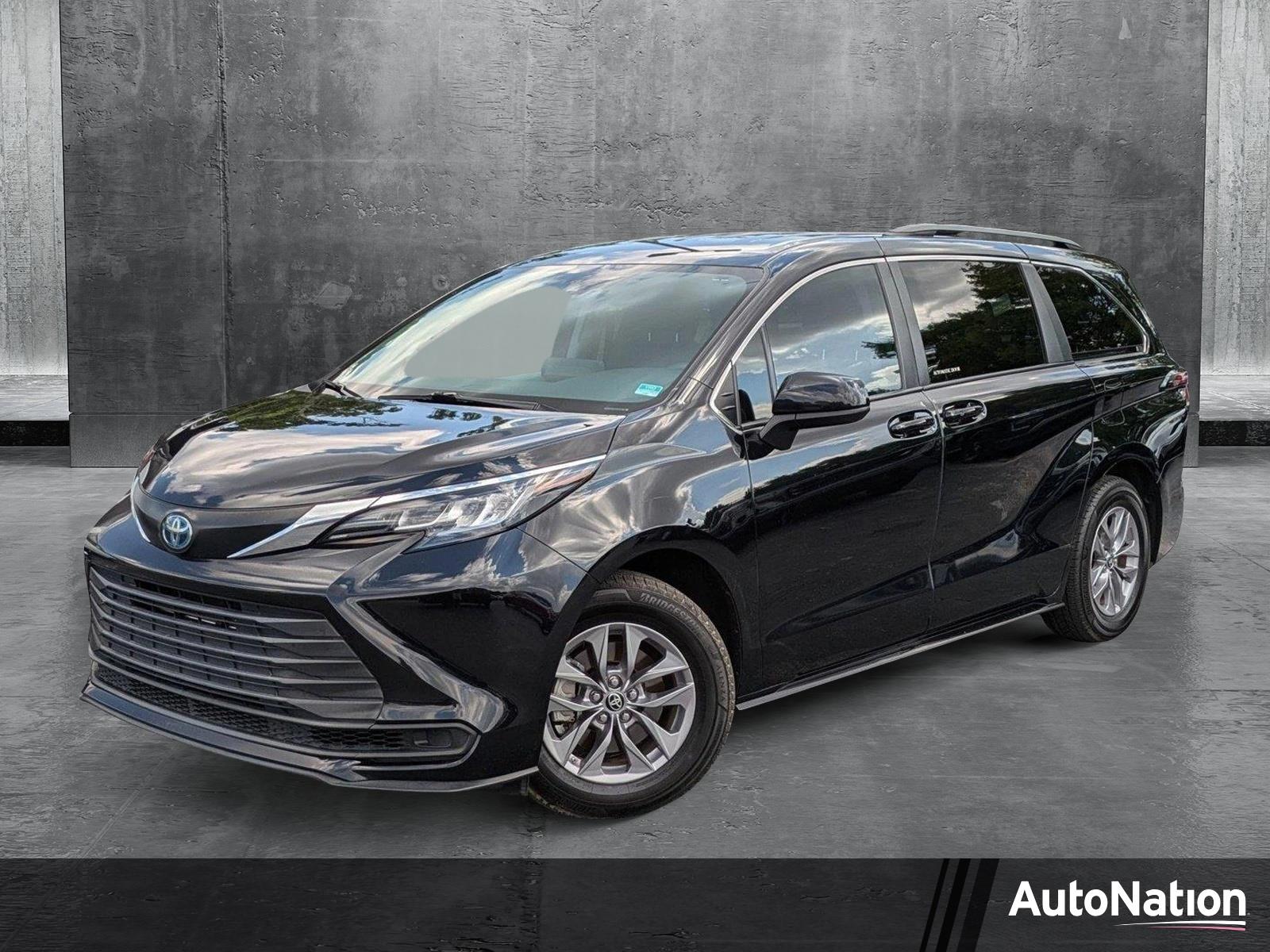 2022 Toyota Sienna Vehicle Photo in ORLANDO, FL 32812-3021