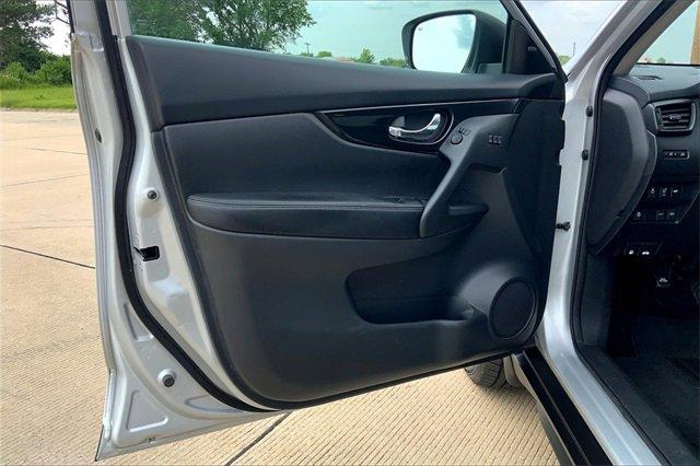 2017 Nissan Rogue Vehicle Photo in TOPEKA, KS 66609-0000