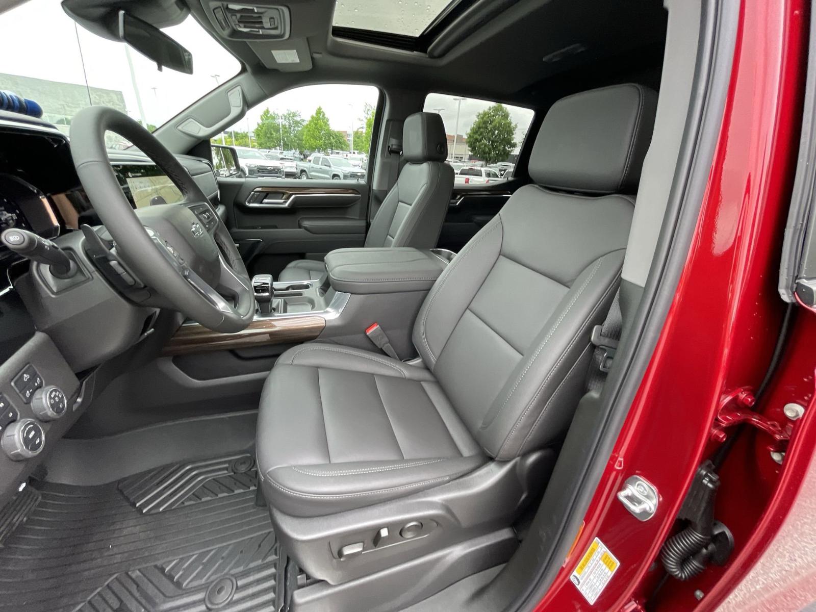 2025 Chevrolet Silverado 1500 Vehicle Photo in BENTONVILLE, AR 72712-4322