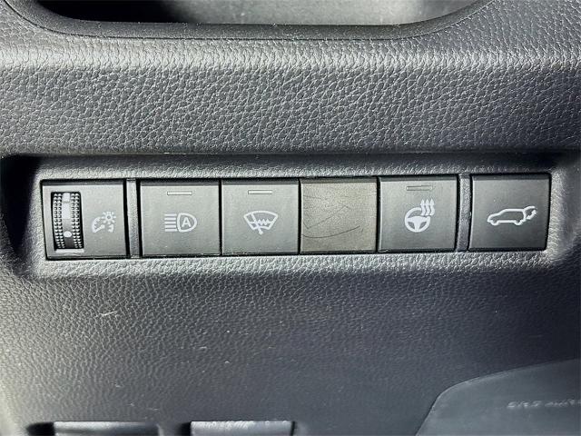 2020 Toyota RAV4 Vehicle Photo in PUYALLUP, WA 98371-4149