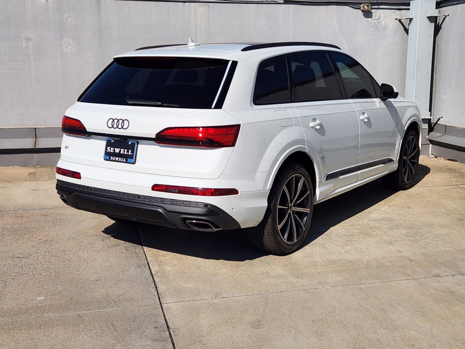 2025 Audi Q7 Vehicle Photo in SUGAR LAND, TX 77478