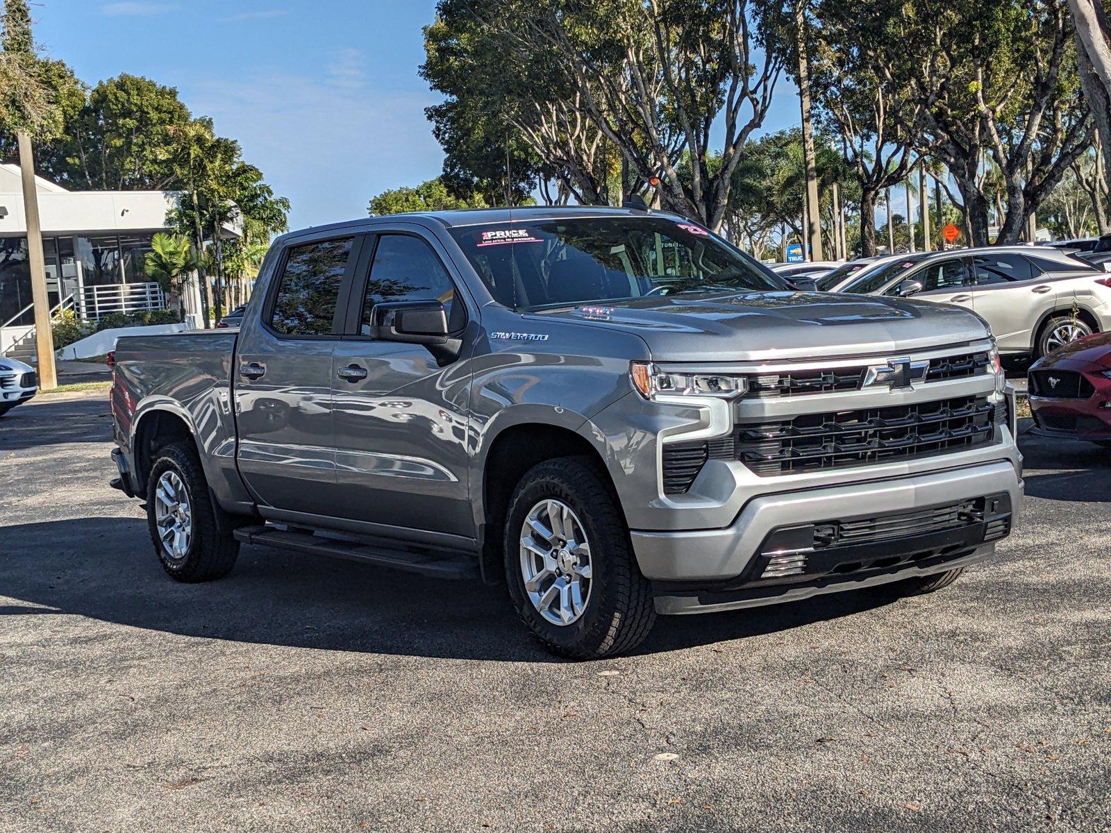 2023 Chevrolet Silverado 1500 Vehicle Photo in GREENACRES, FL 33463-3207