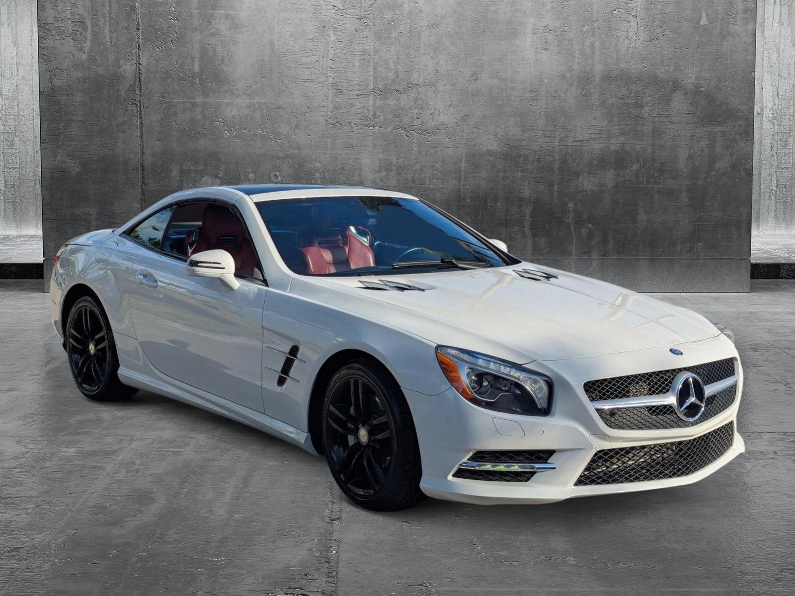 2015 Mercedes-Benz SL-Class Vehicle Photo in Delray Beach, FL 33444