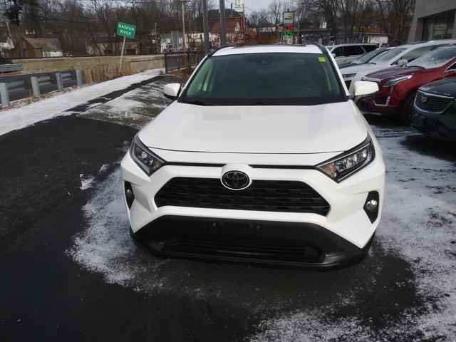 2019 Toyota RAV4 Vehicle Photo in LEOMINSTER, MA 01453-2952